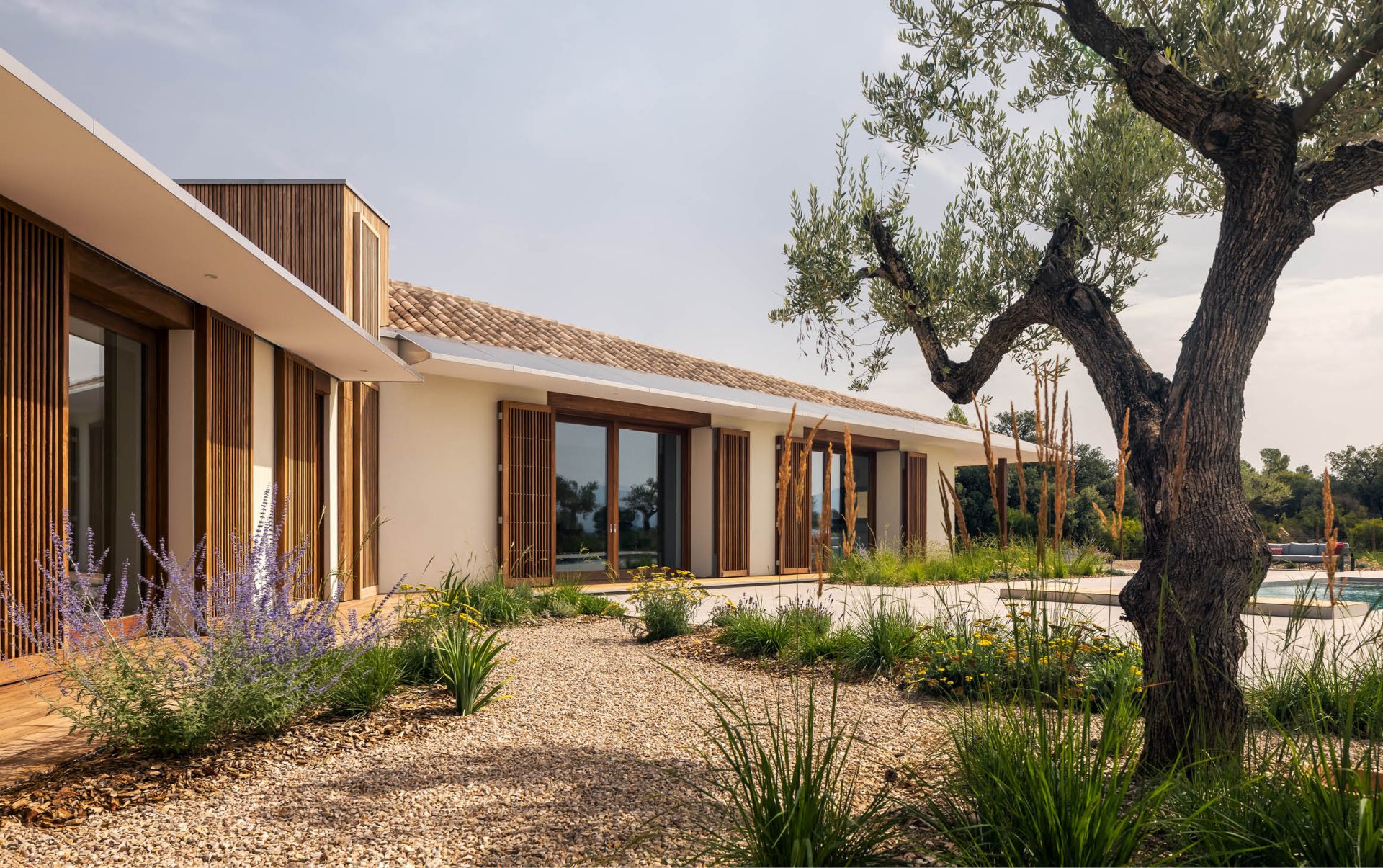 timber-frame-off-the-grid-rammed-earth-house-spain