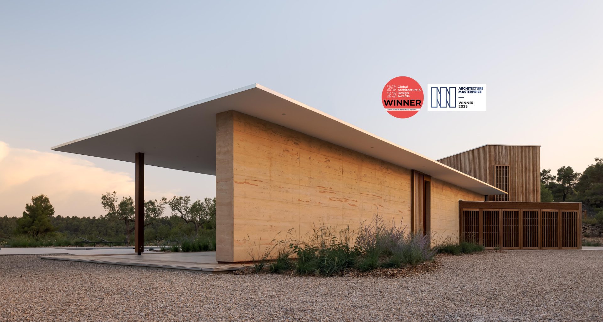 eco-friendly-rammed-earth-house-spain